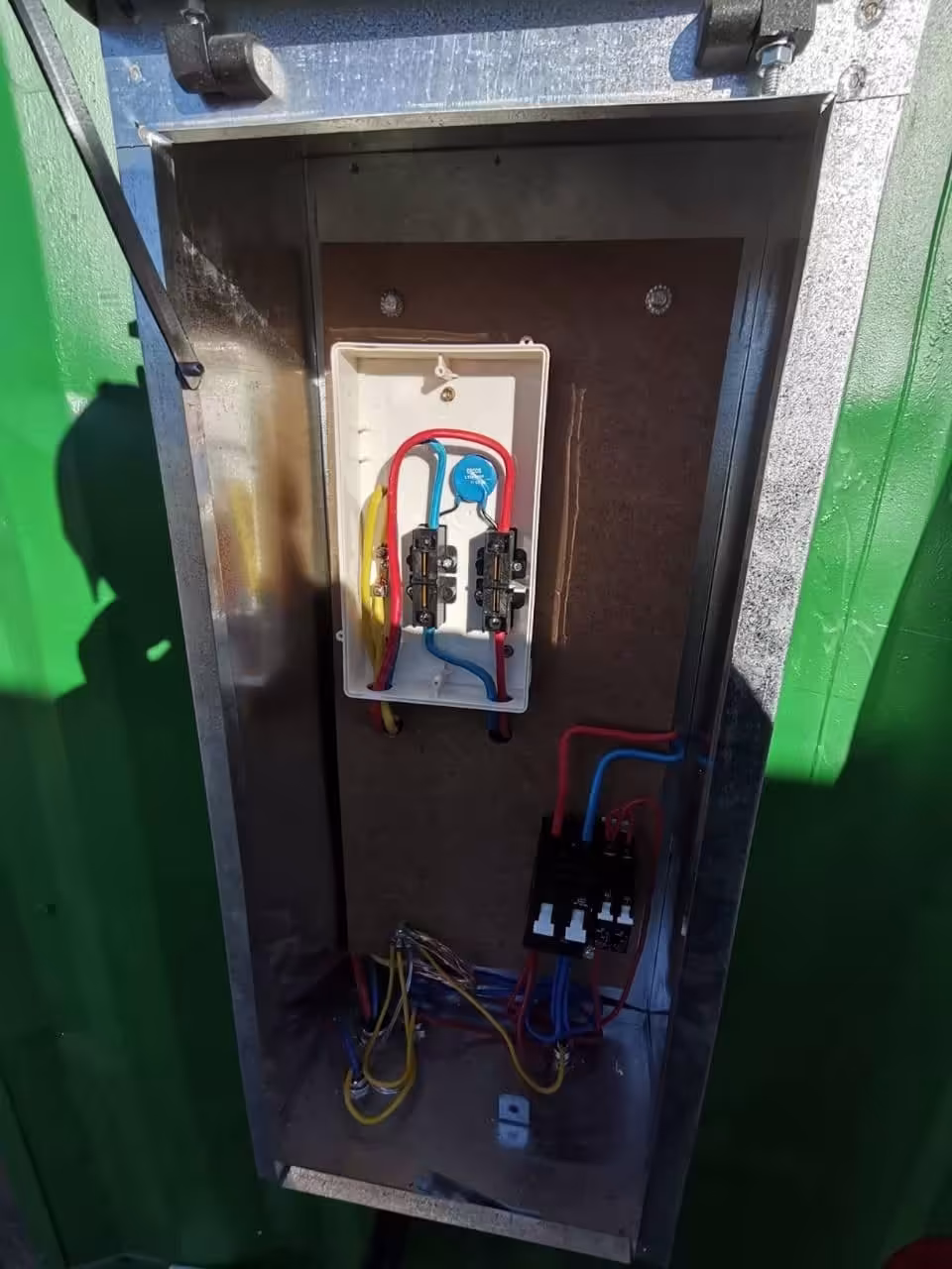 Makhonatsotlhe Trading - Electrical & Construction Services in Daniëlskuil