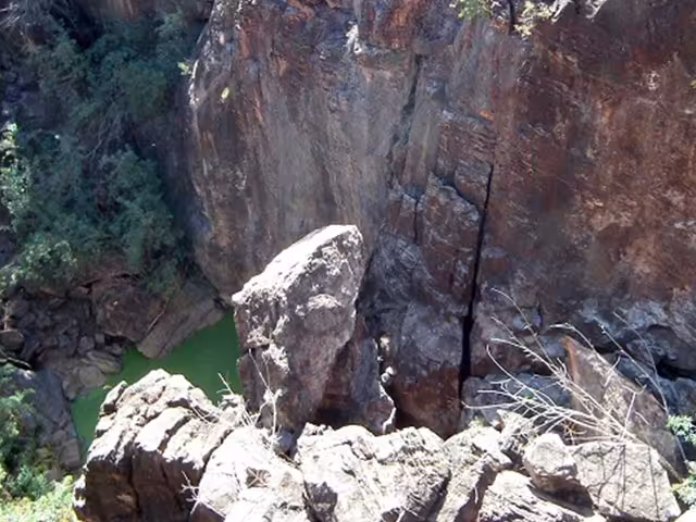 Boesmansgat Sinkhole Attraction near Daniëlskuil
